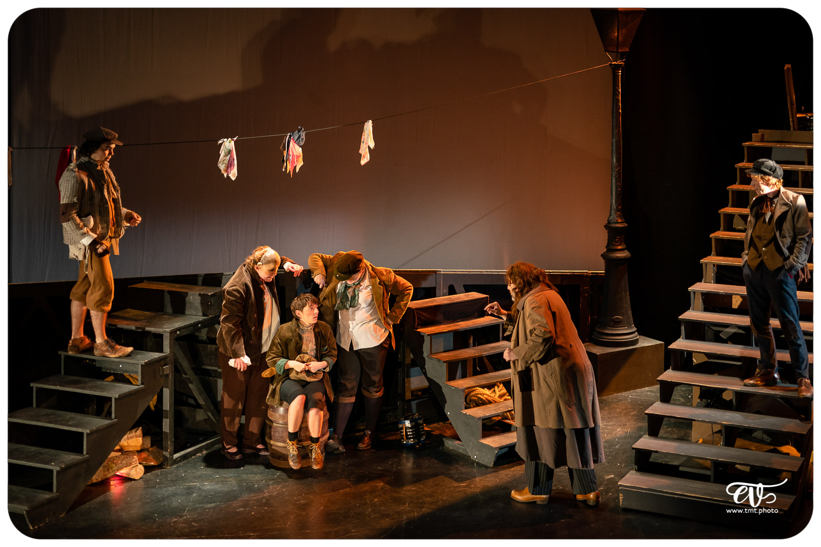 OLIVER TWIST (CIE LA MESNIE H.)